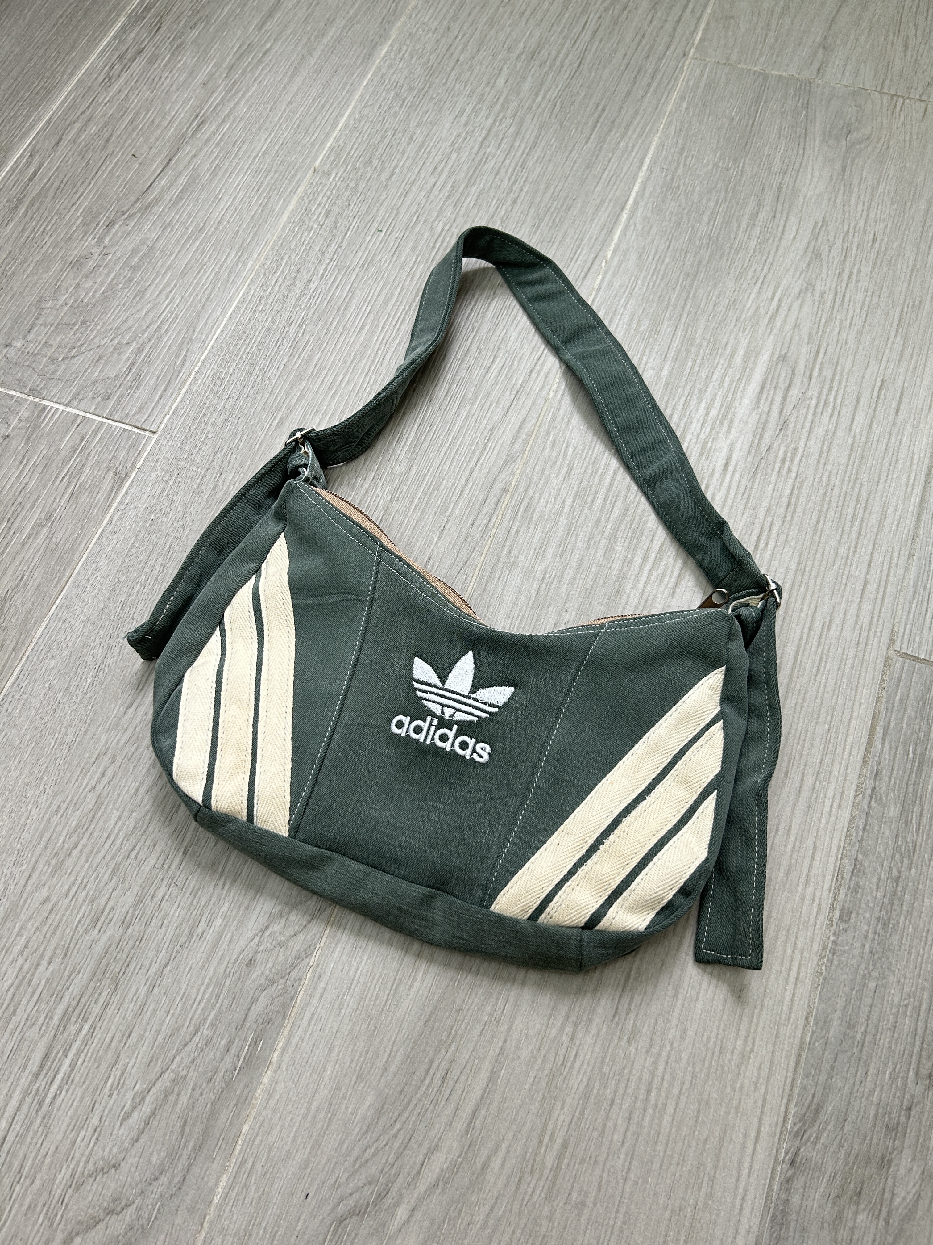 Ad Shoulder Bag