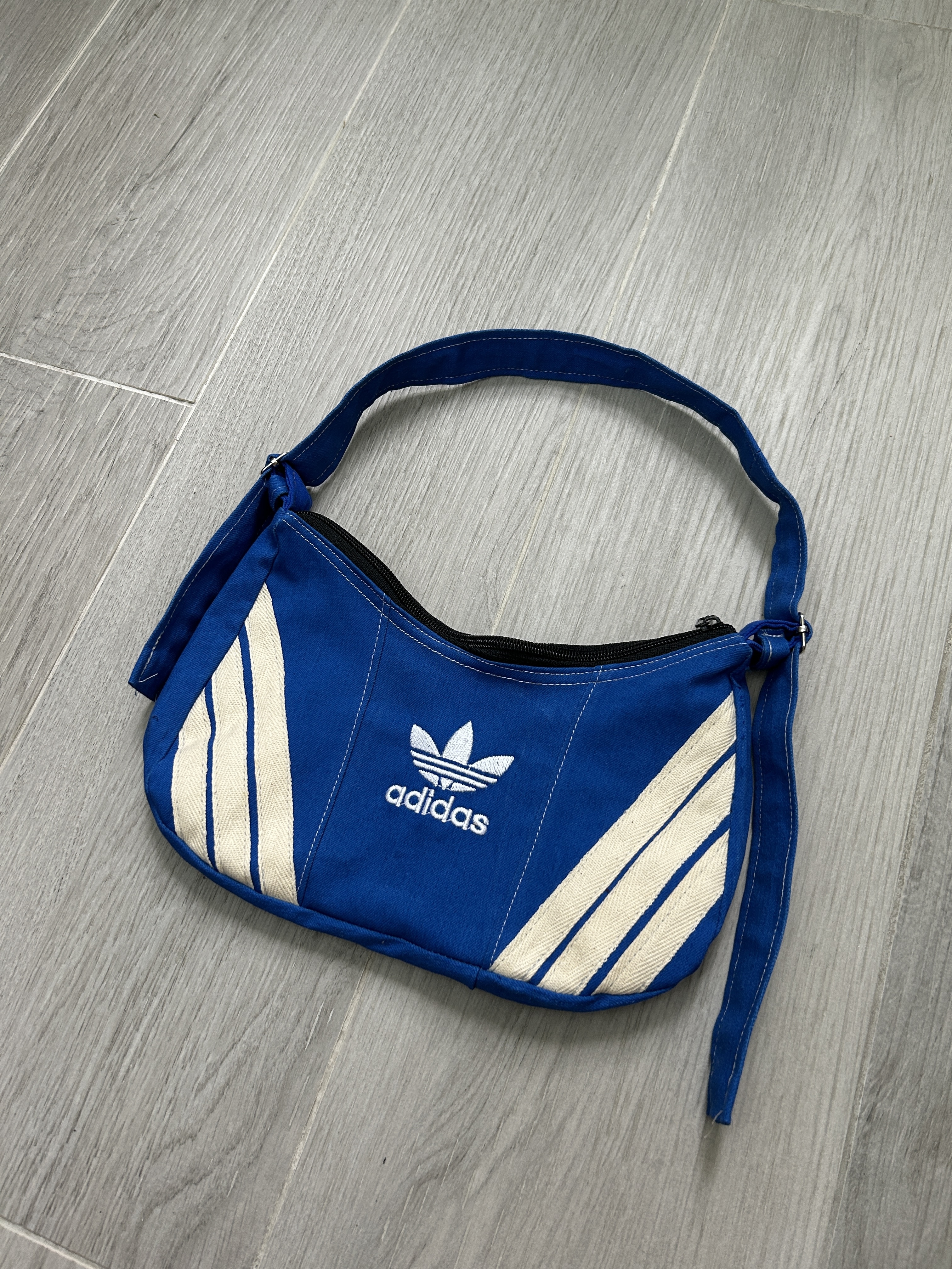 Ad Shoulder Bag