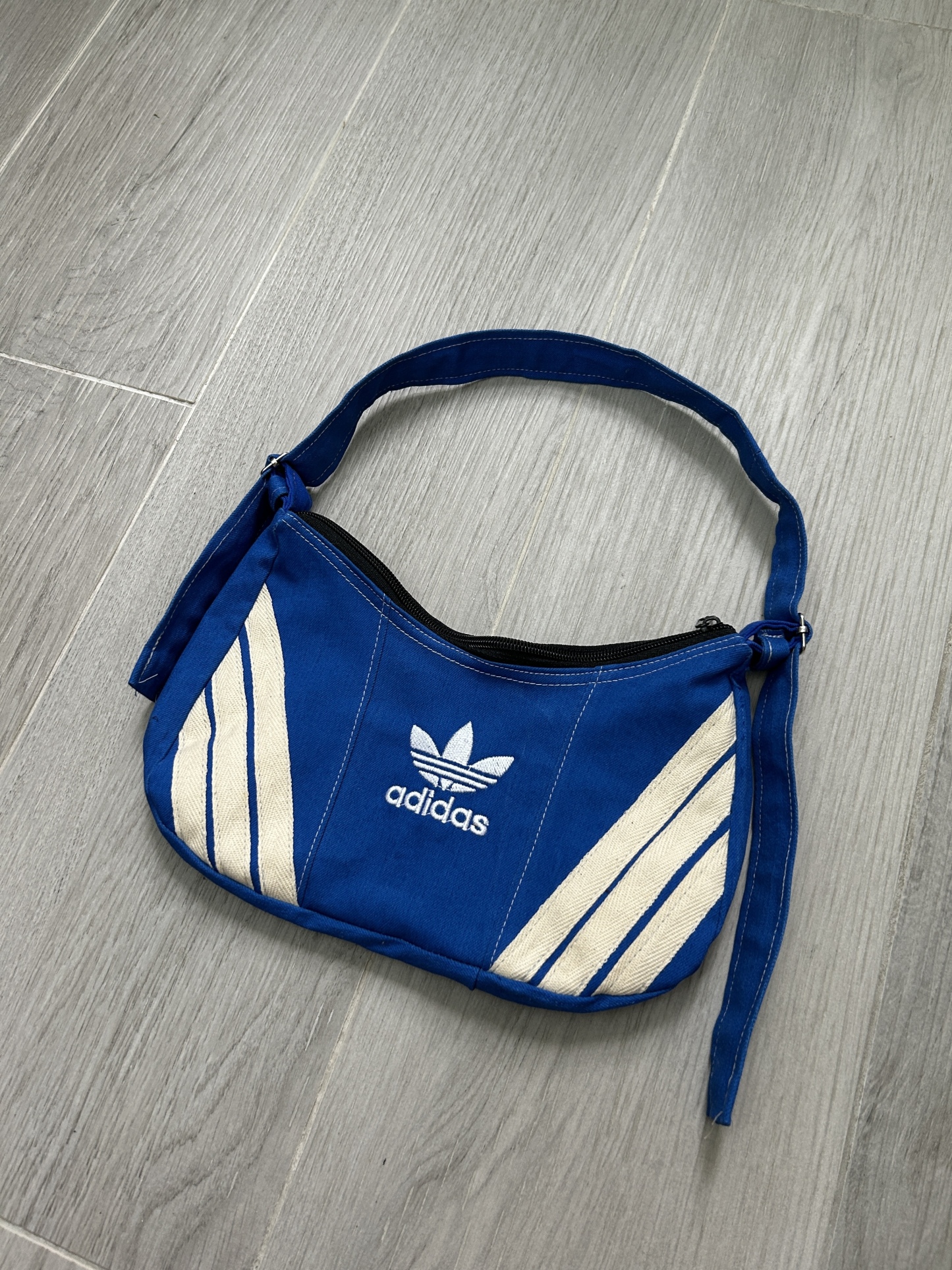 Ad Shoulder Bag