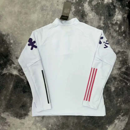 Brazilian zip-up sweater