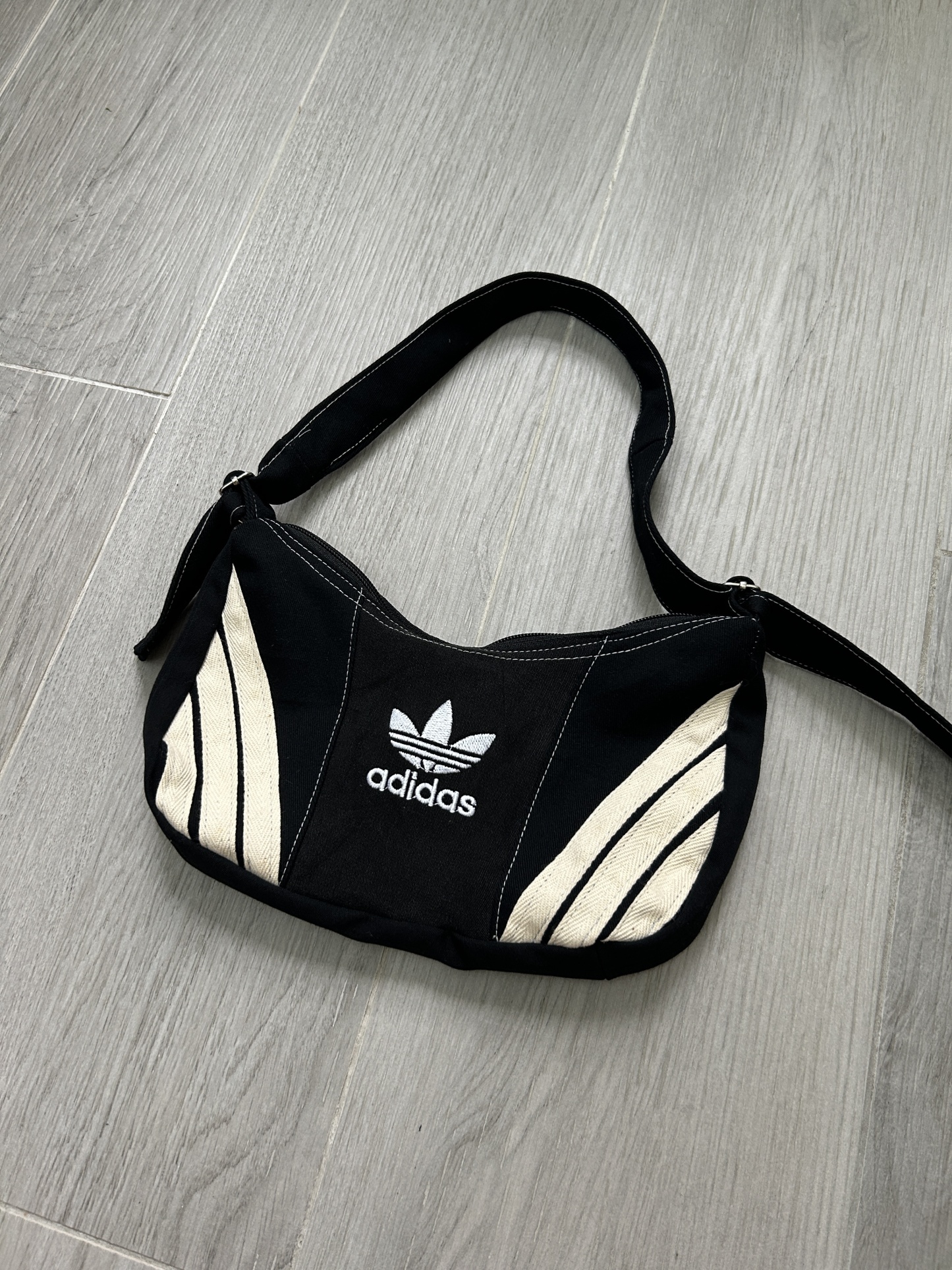 Ad Shoulder Bag