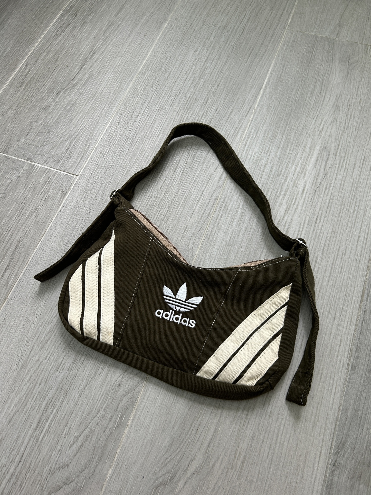 Ad Shoulder Bag