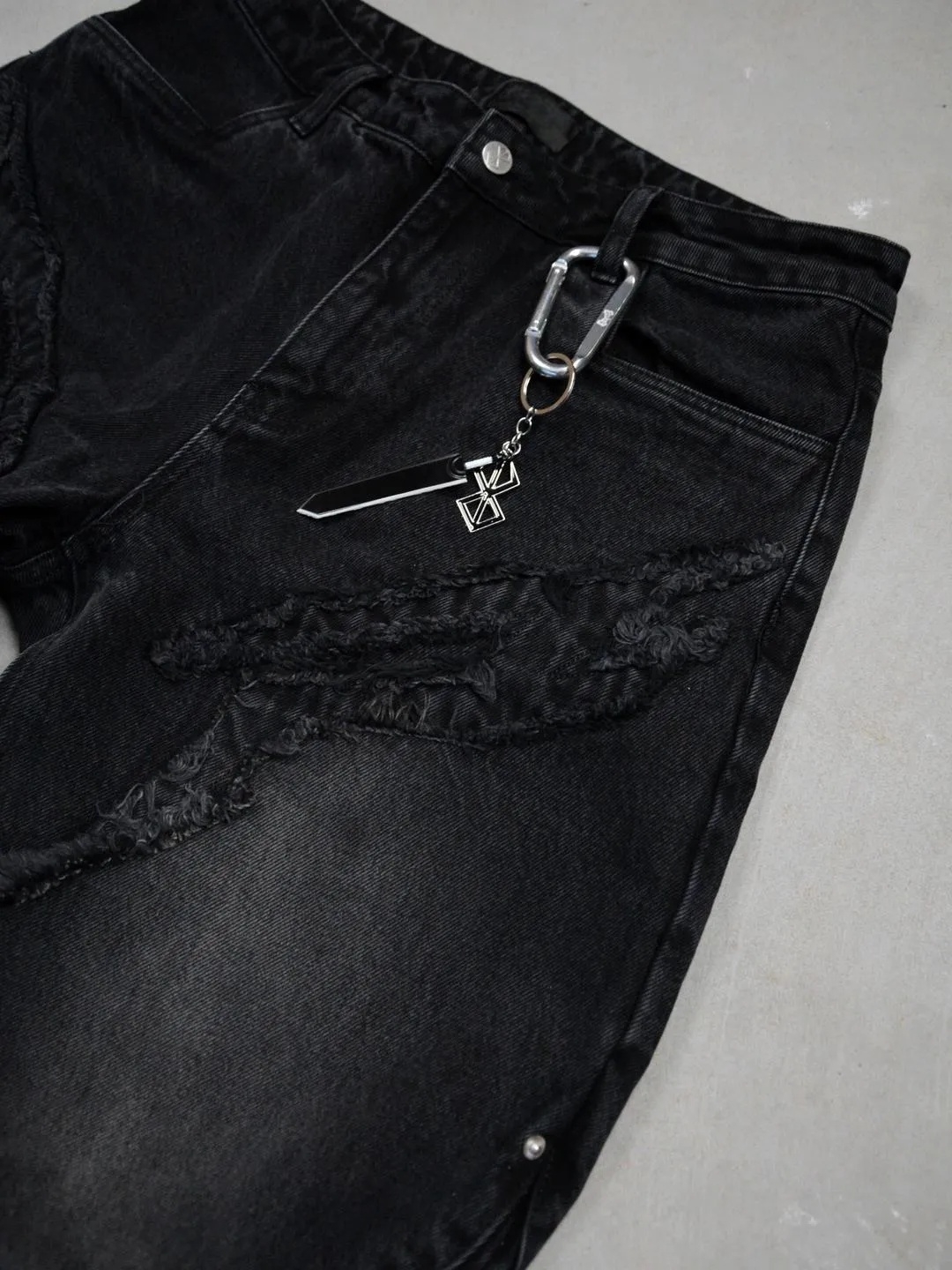 BERSERK ARMOR JEANS
