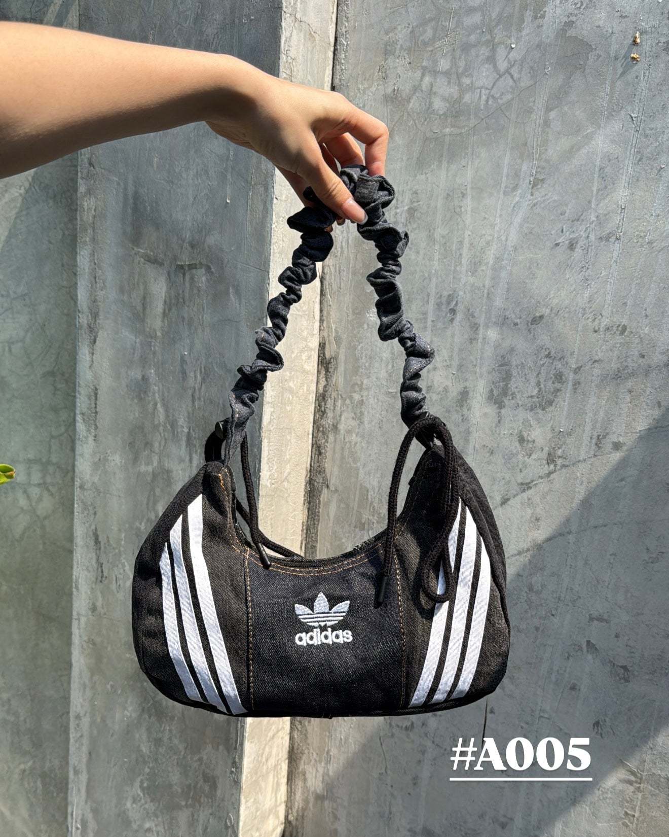 Ad Shoulder Bag 