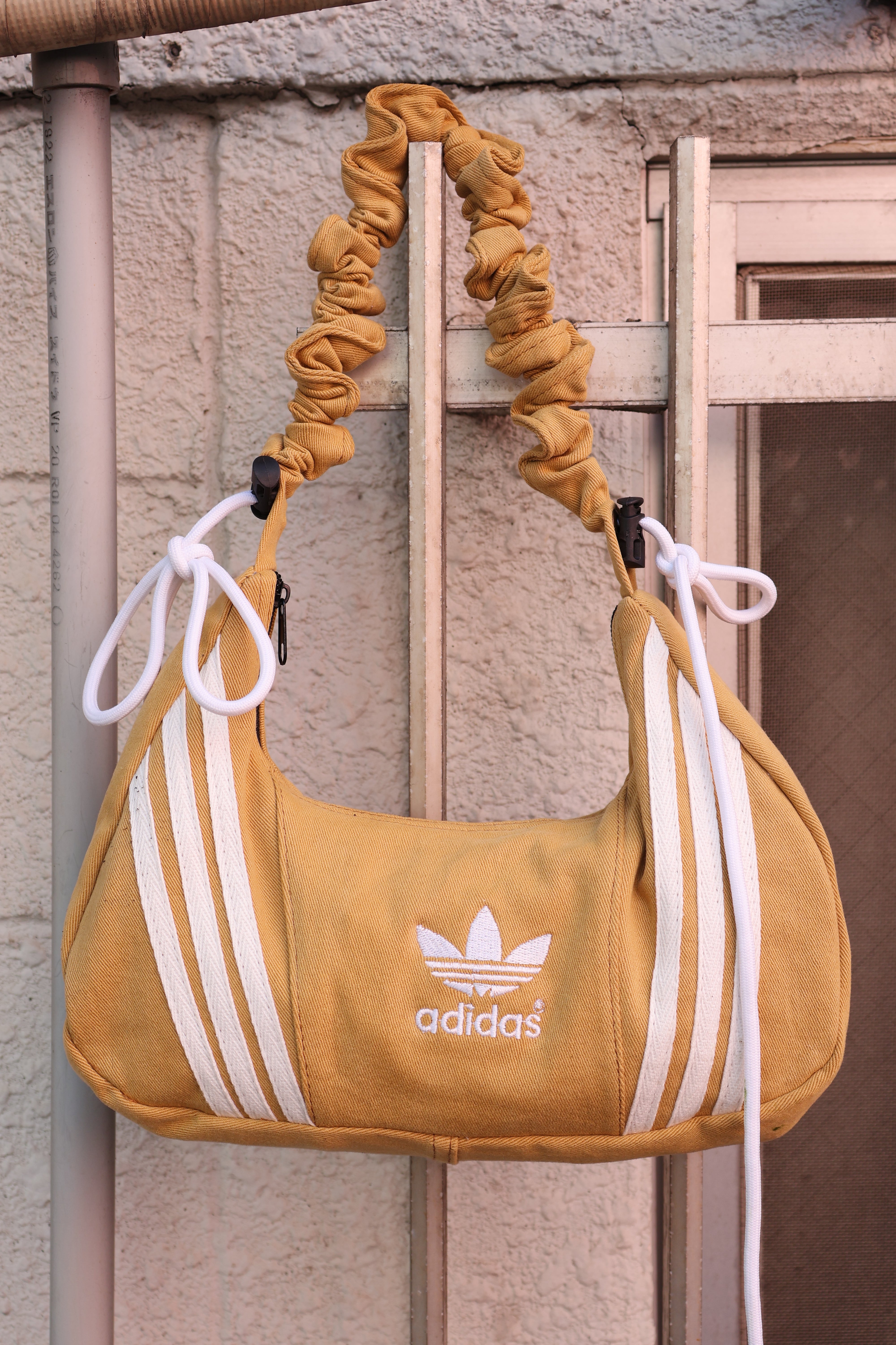 Ad Shoulder Bag 