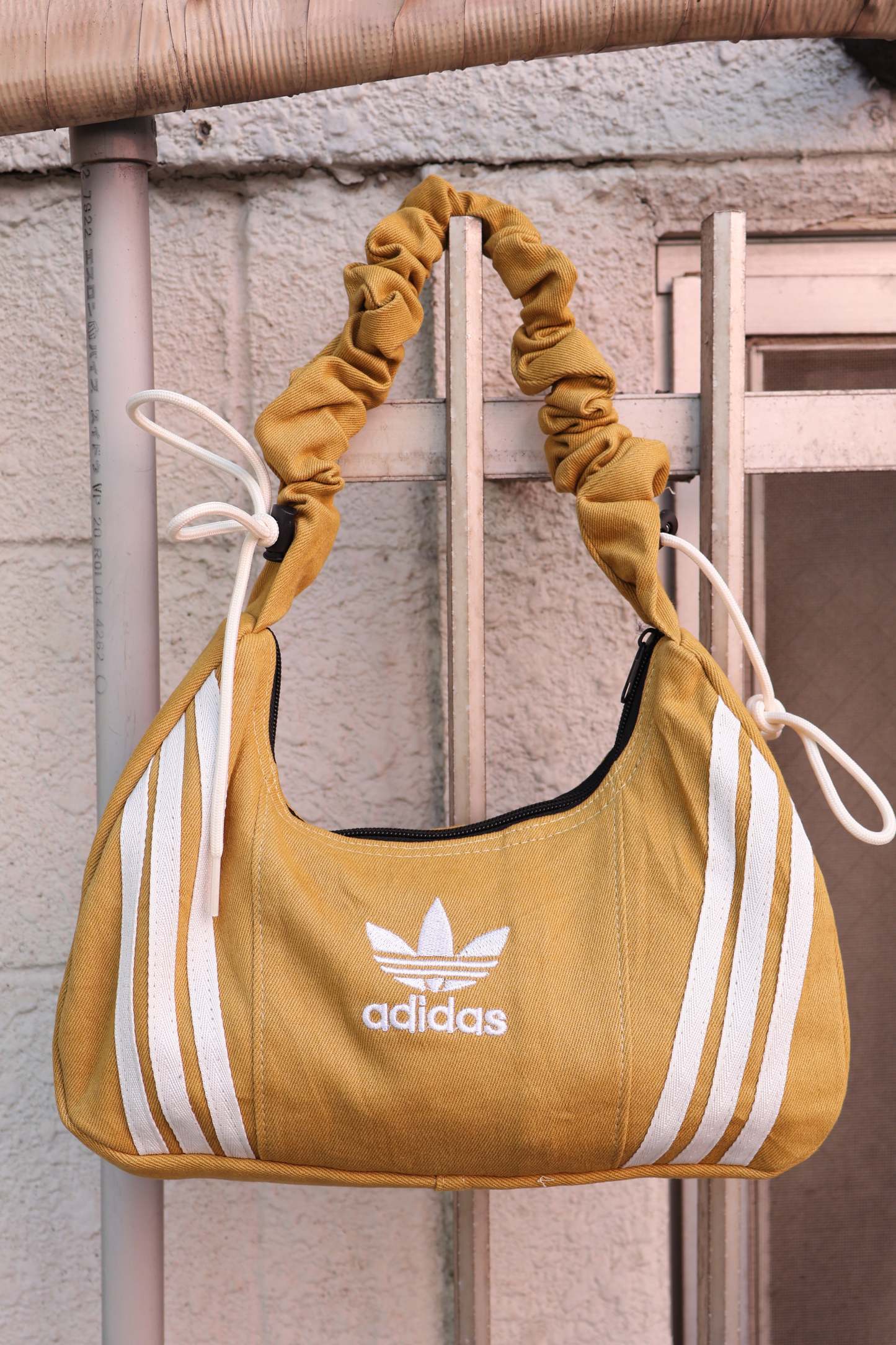 Ad Shoulder Bag 
