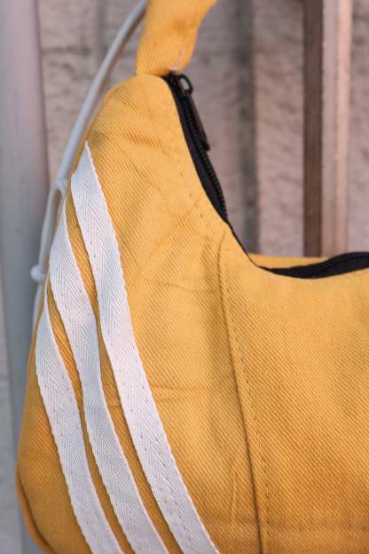 Ad Shoulder Bag 
