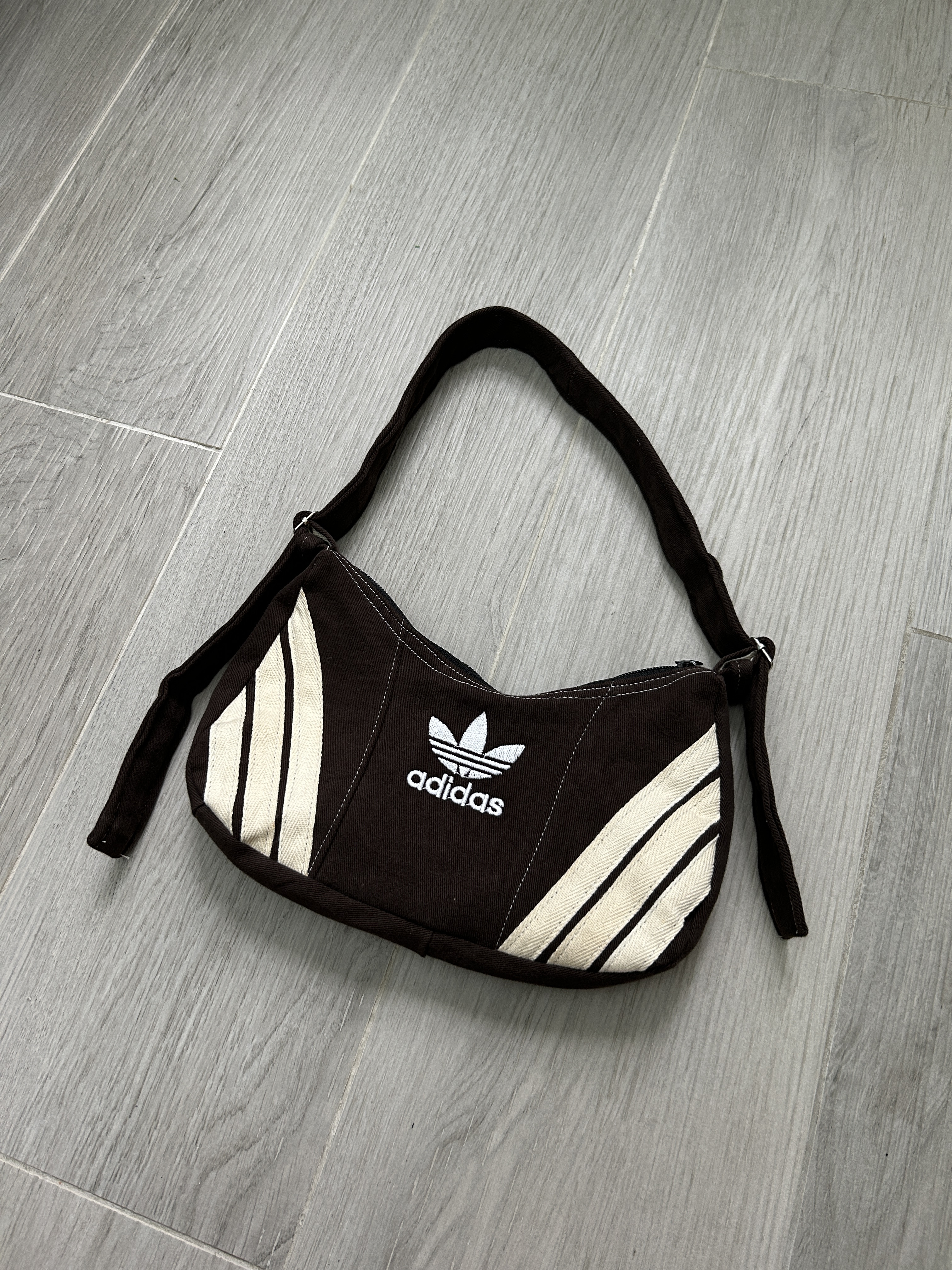 Ad Shoulder Bag
