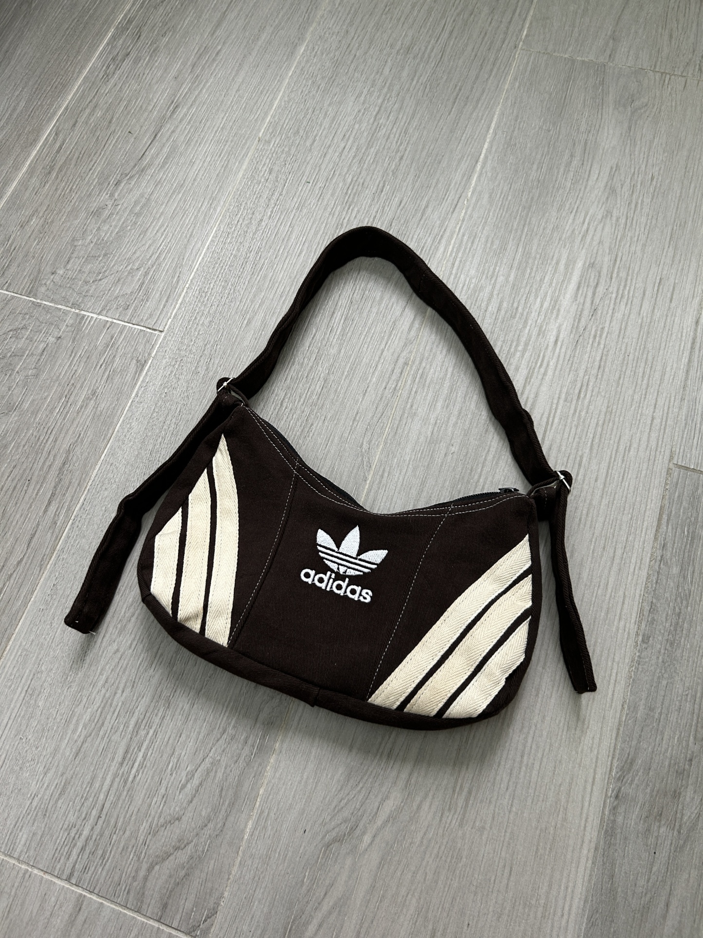 Ad Shoulder Bag