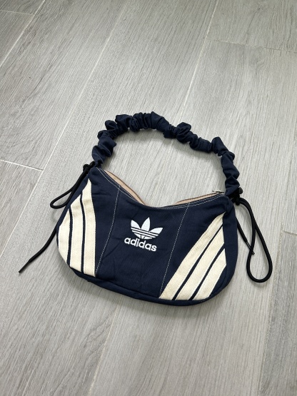 A的Shoulder Bag