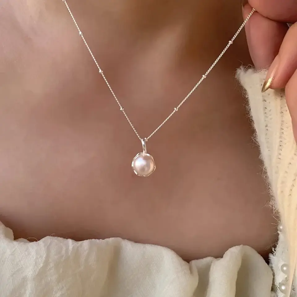 Necklace - Round Pearl Pendant Necklace