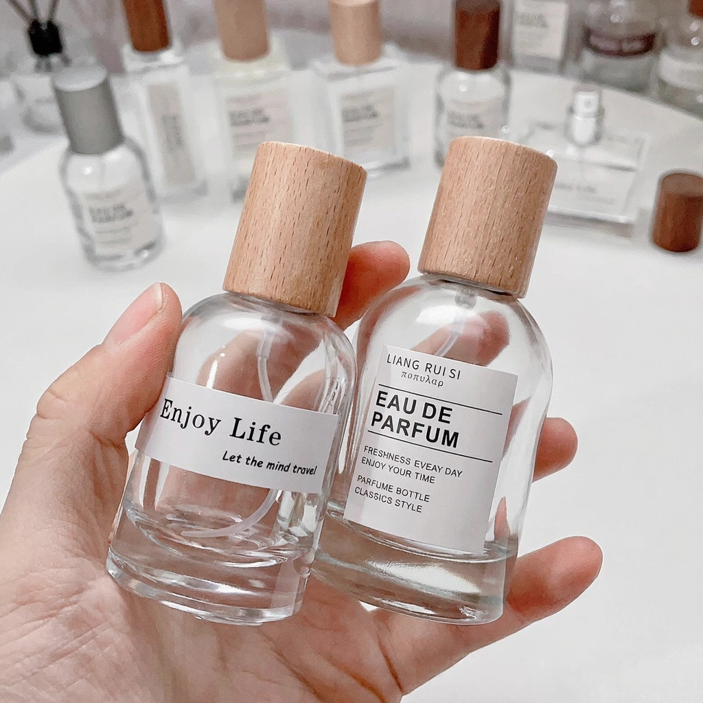 Luxury Square Glass Perfume Spray Bottle with Natural Wood Cap (30ml/50ml)