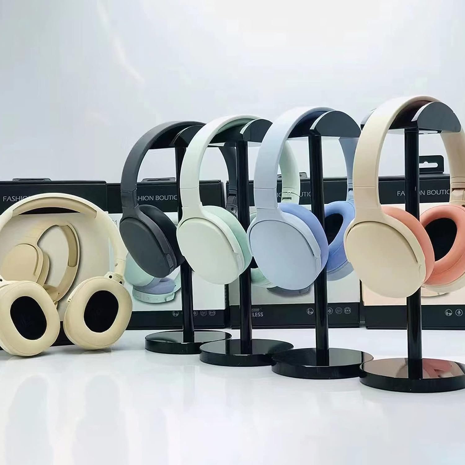 Over-ear foldable Bluetooth headset with intelligent noise cancellation