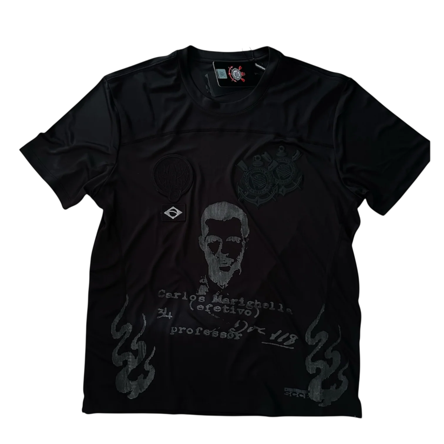 Marighella all black