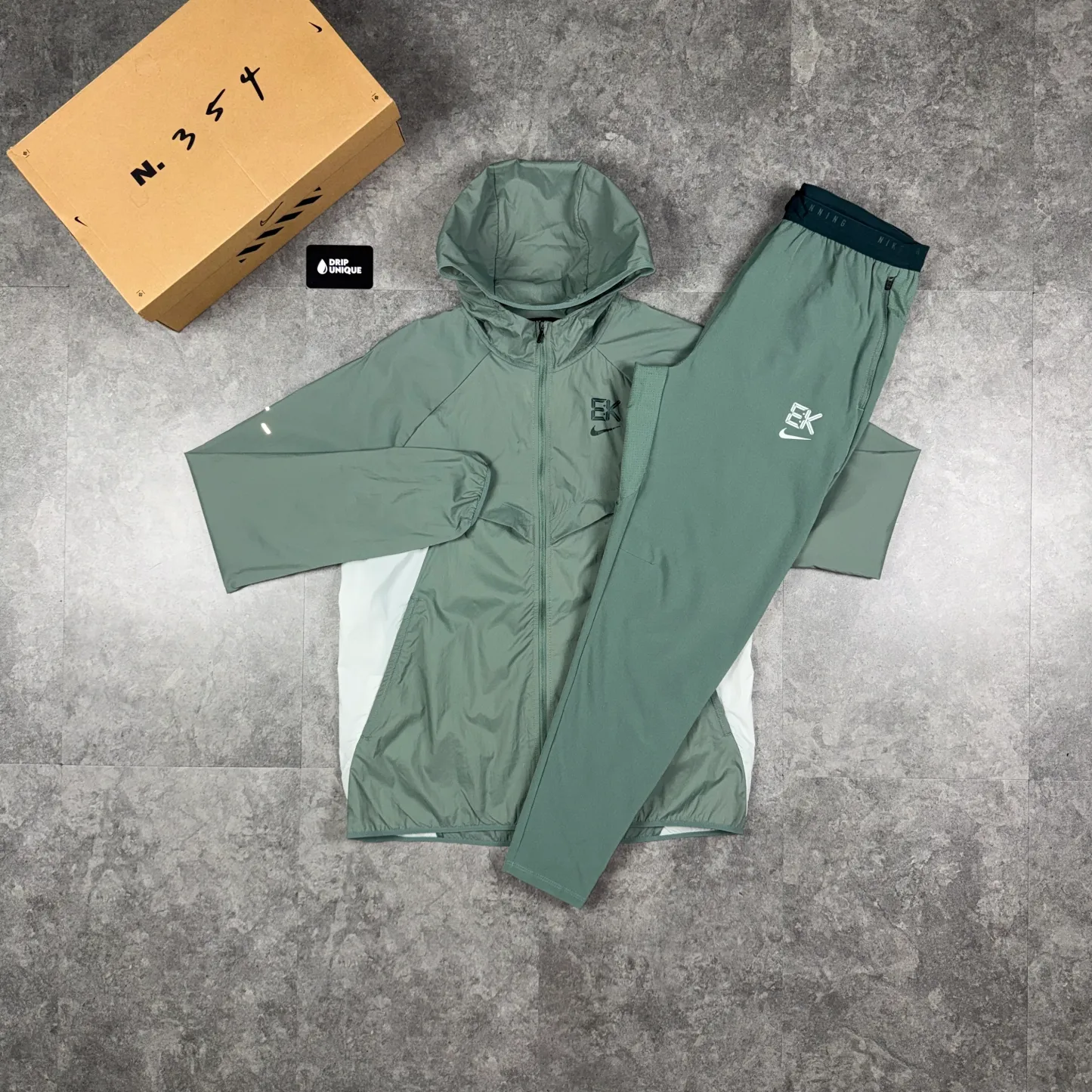 Nike UV Ekiden Windrunner Jacket Clay Green & Green Nike Phenom Pants Set
