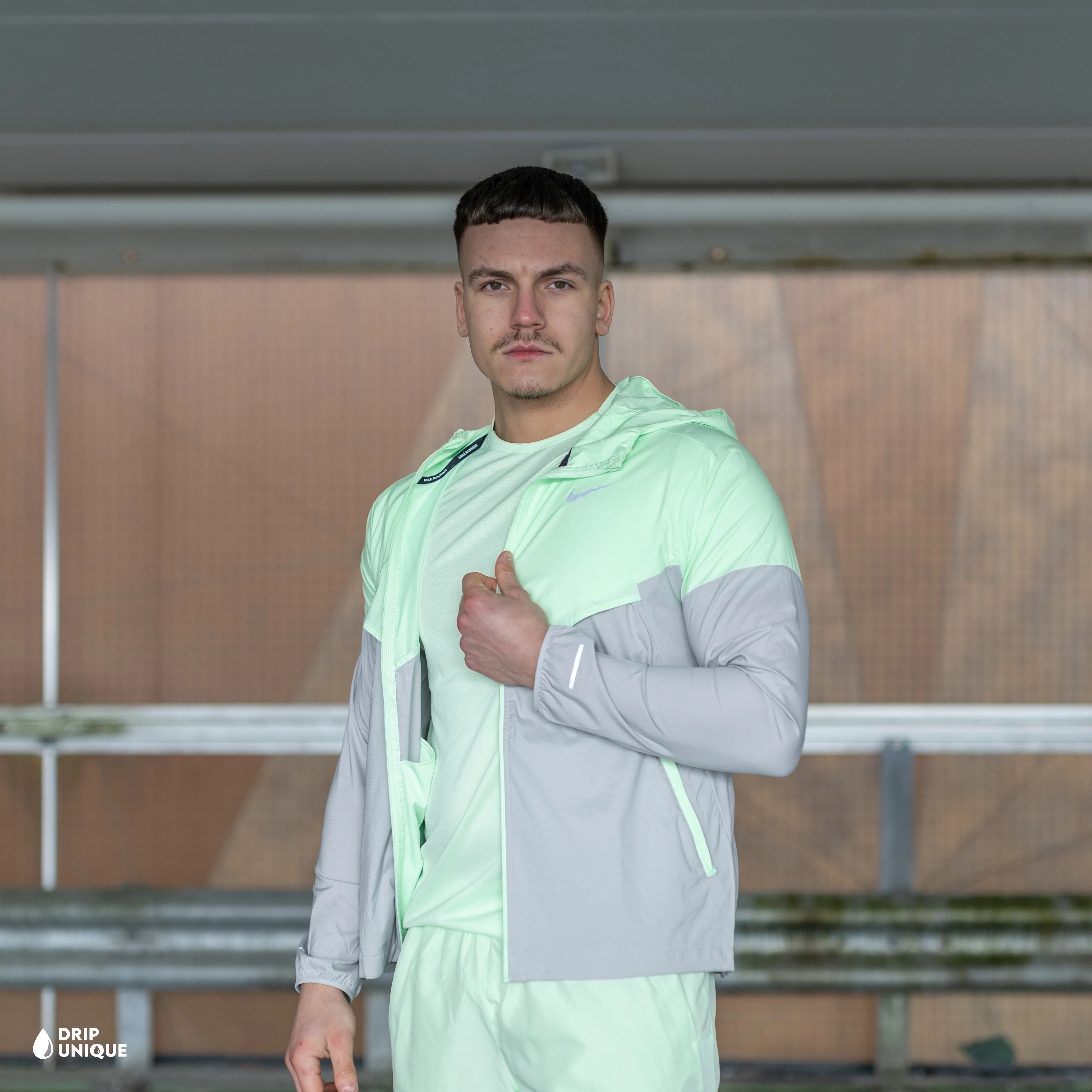 Nike UV Windrunner Vapour Green Bundle