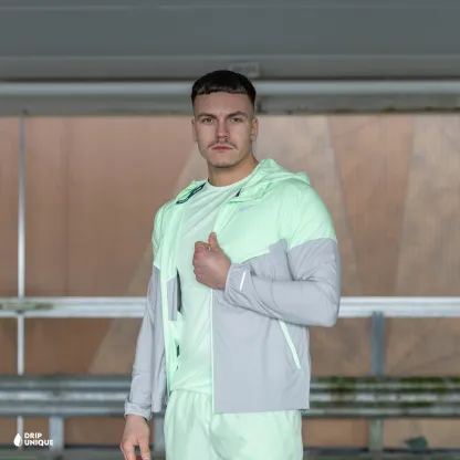 Nike UV Windrunner Vapour Green Bundle