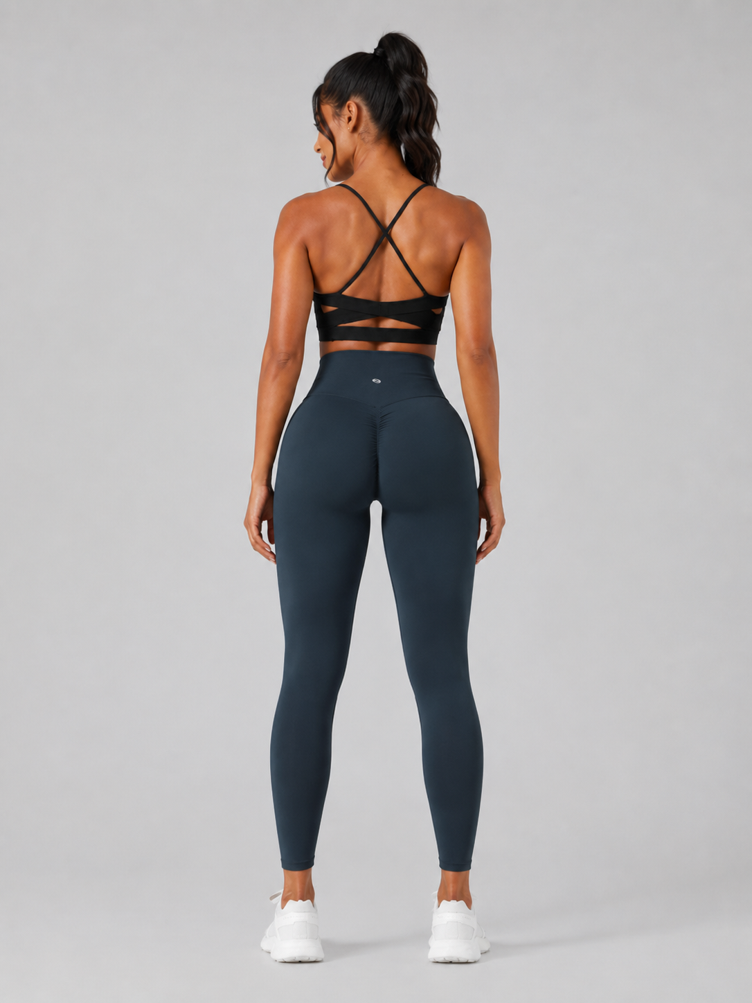 Luno Wear Scrunch Butt Lifting Training Leggings with Pockets
