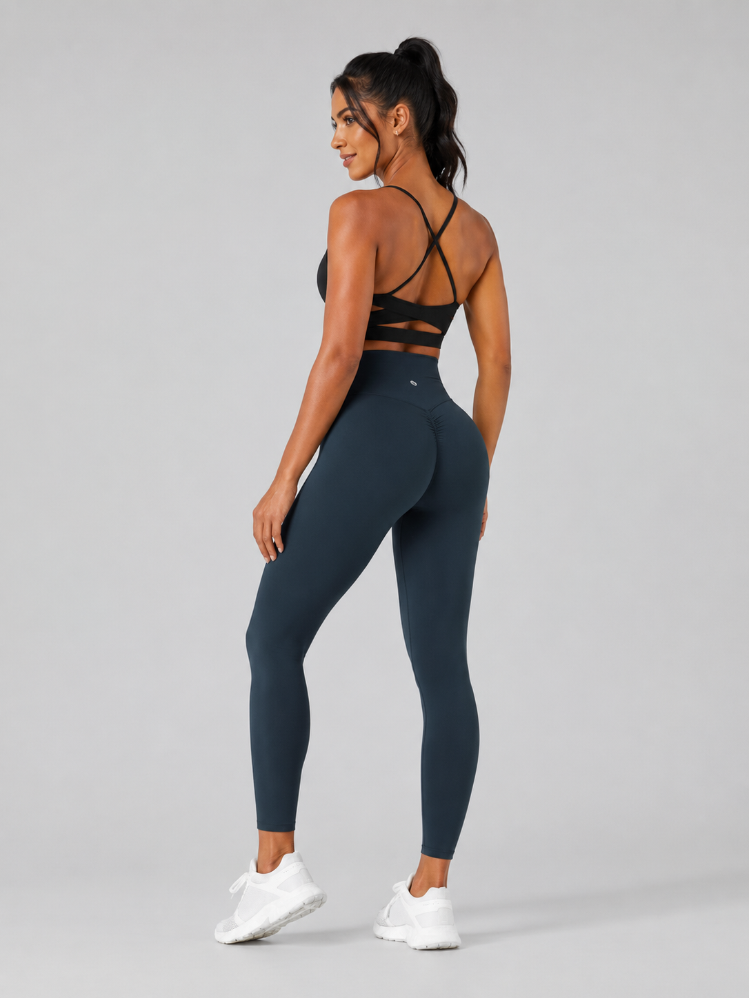 Luno Wear Scrunch Butt Lifting Training Leggings with Pockets