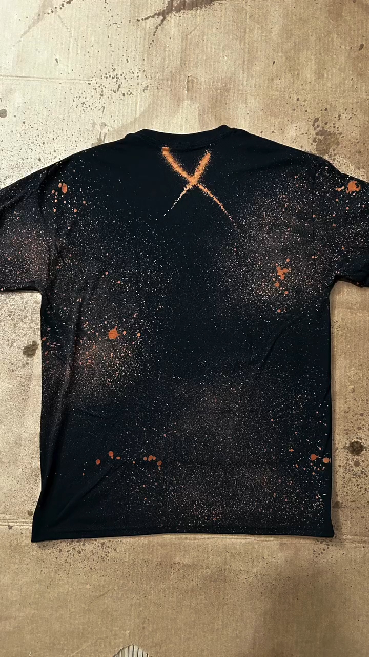  ‘X' Spray-Painted Street T-Shirt-black