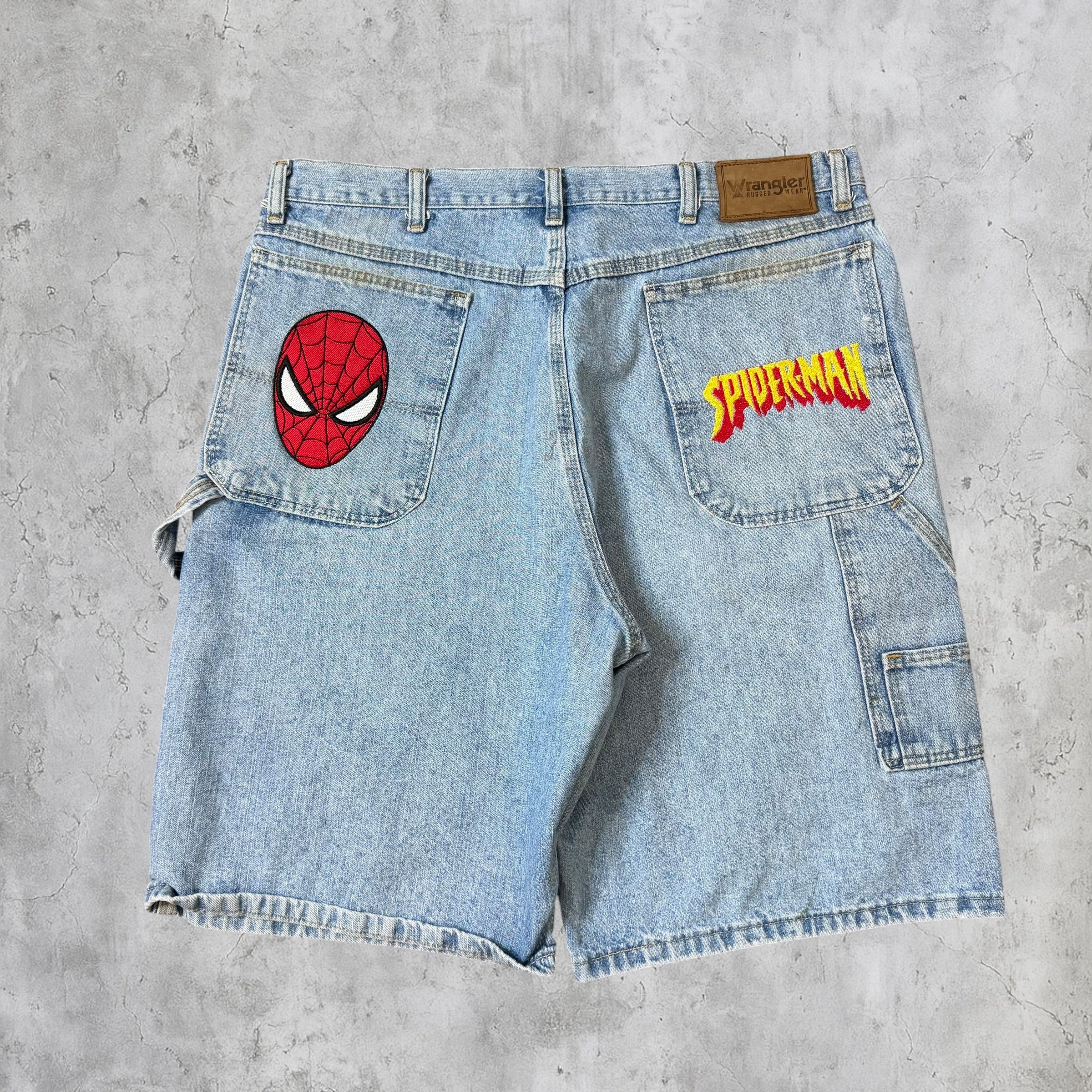 (36) Spider-Man jorts