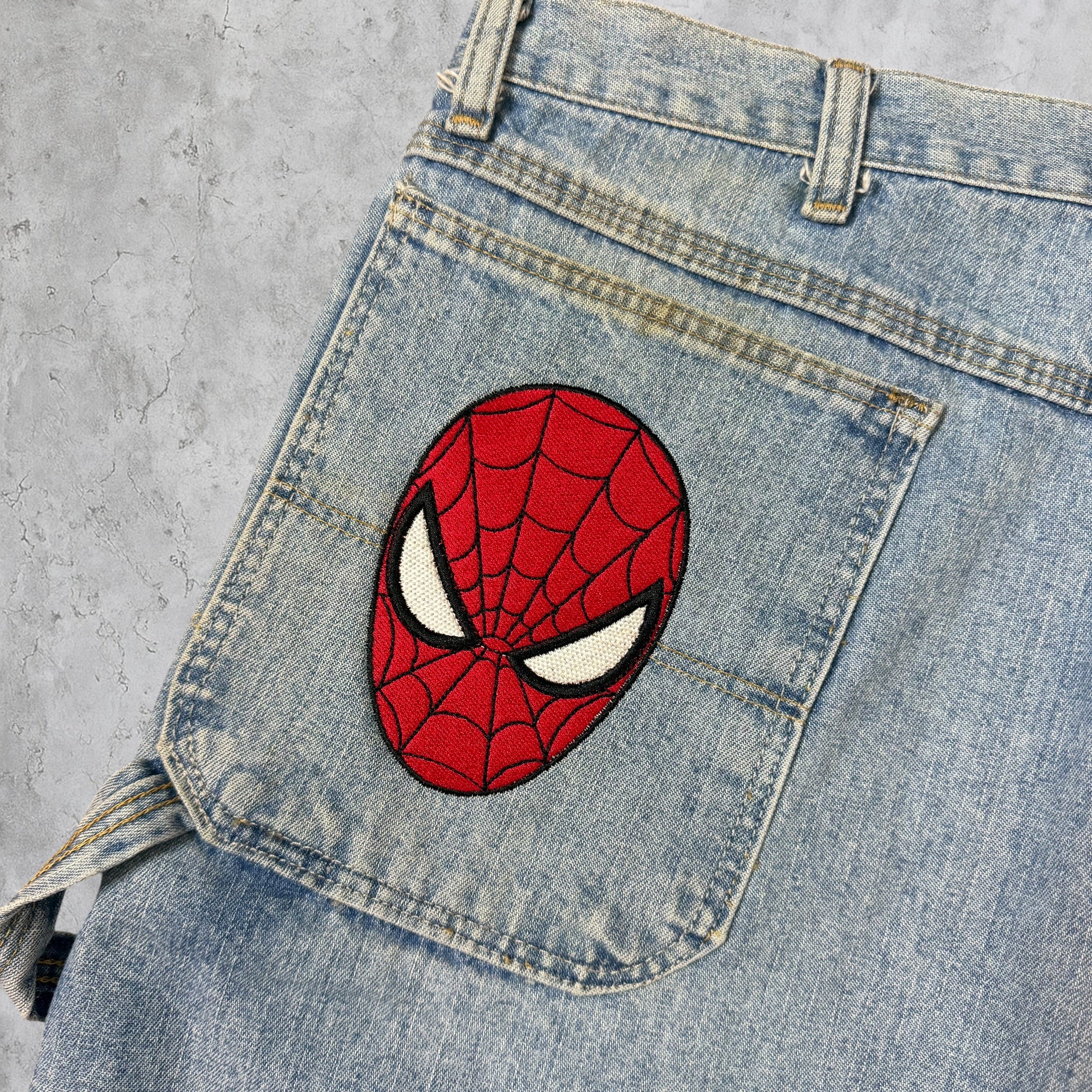 (36) Spider-Man jorts