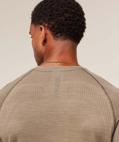 Versatile Seamless T-Shirt