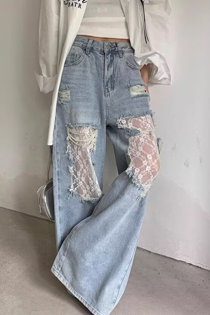 Women's Retro Jeans With Delicate Lace Insets