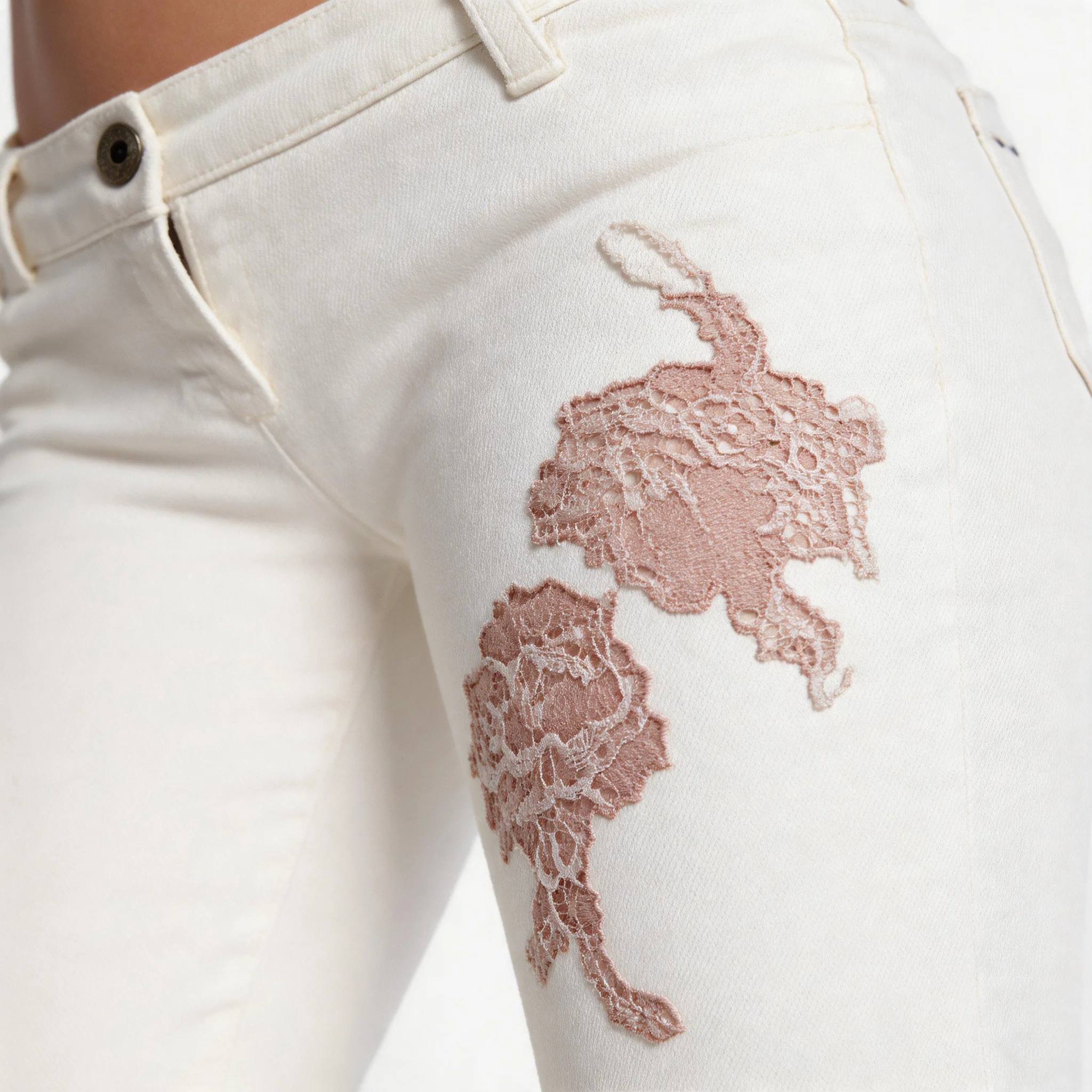 Lace Trim Flare Jeans(White)