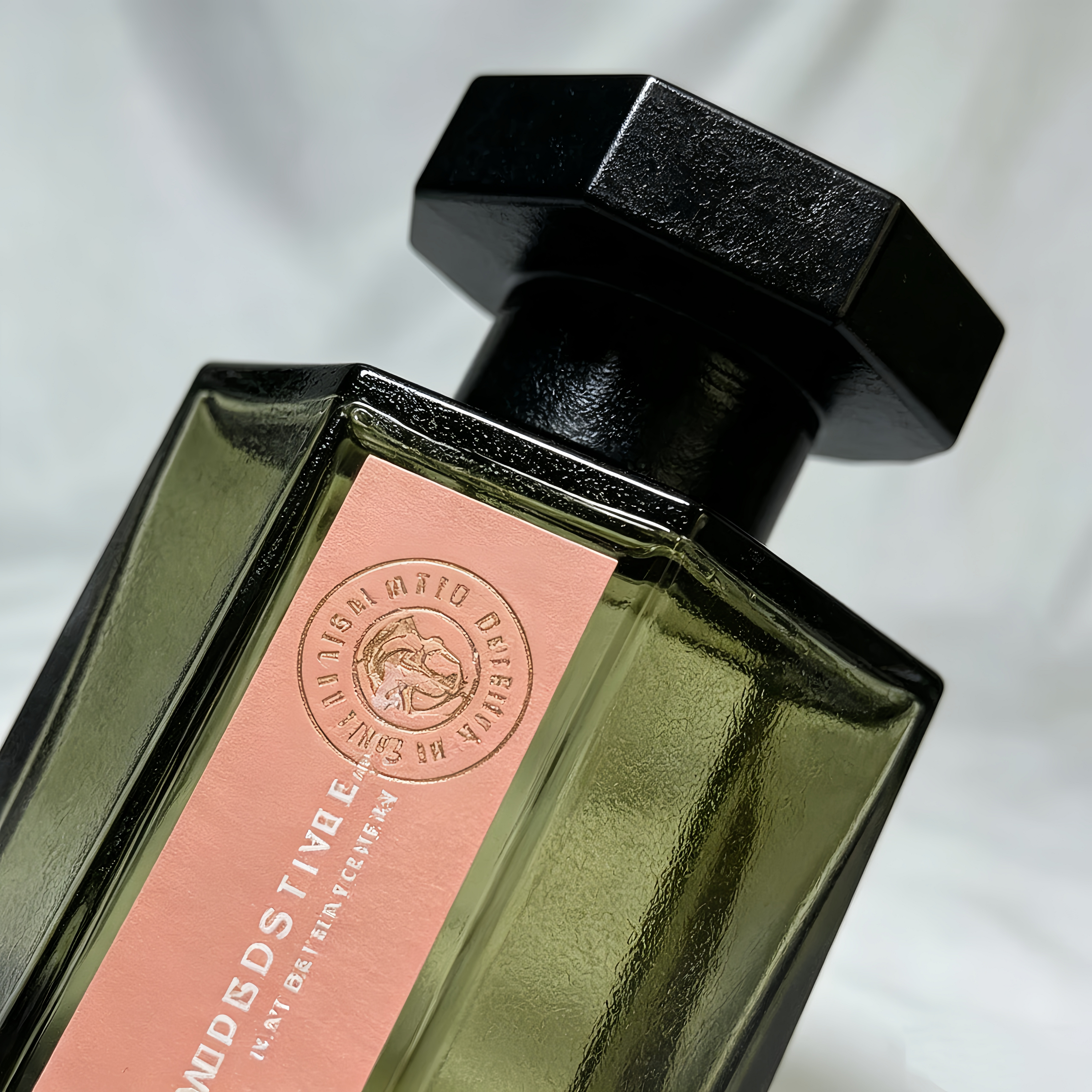 L'Artisan Parfumeur Mémoire de Roses Eau de Parfum, Unisex Vintage Dry Rose Perfume 100ml