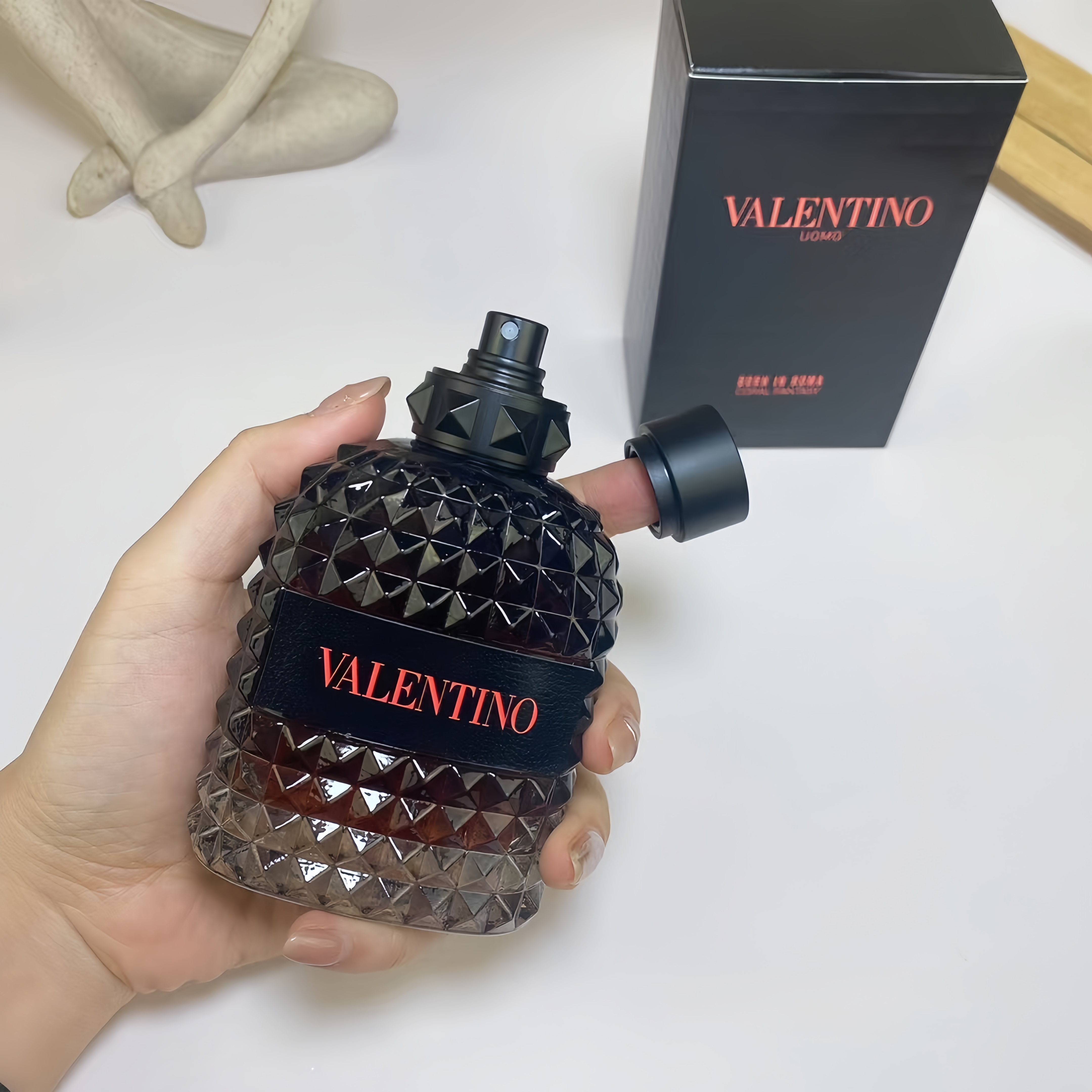 Valentino Born in Roma Coral Fantasy Uomo Eau de Toilette | 100ml Authentic Men’s Fragrance