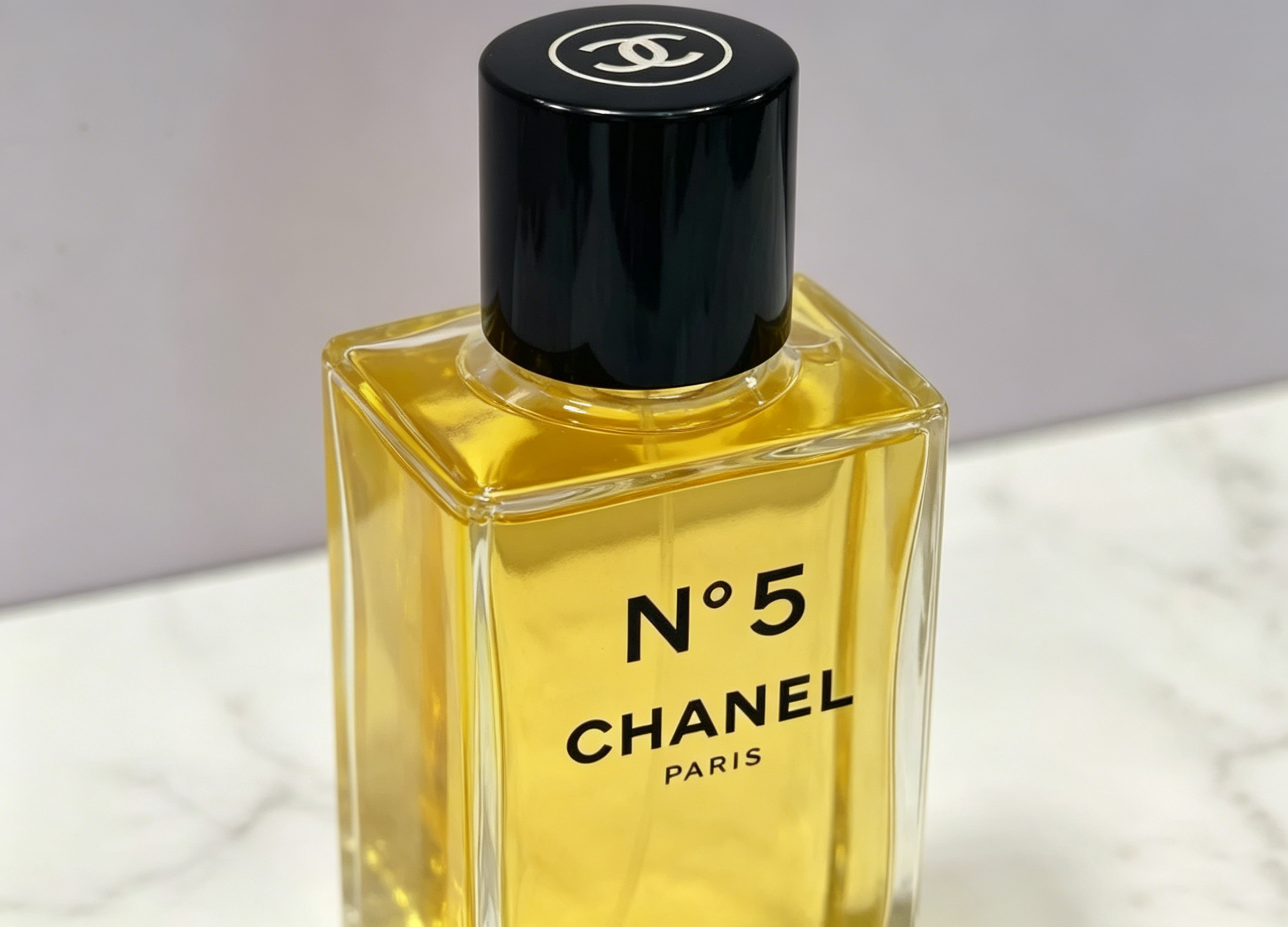 Classic Legendary CHANEL N°5 Long Lasting EDP, Sophisticated Elegant Signature Scent for Mature Ladies