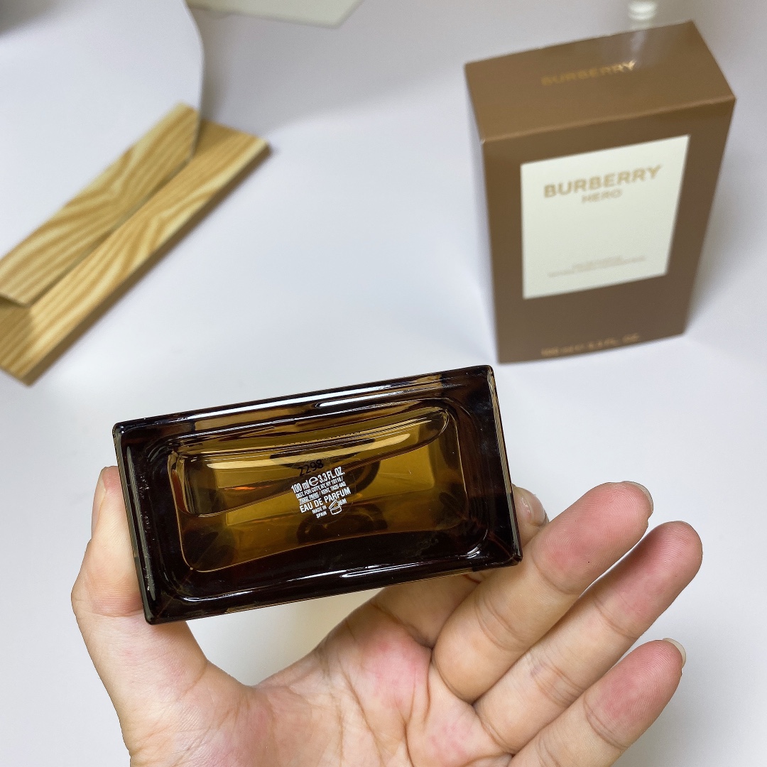 Burberry Hero Eau de Parfum | Warm, Confident Fragrance for Men