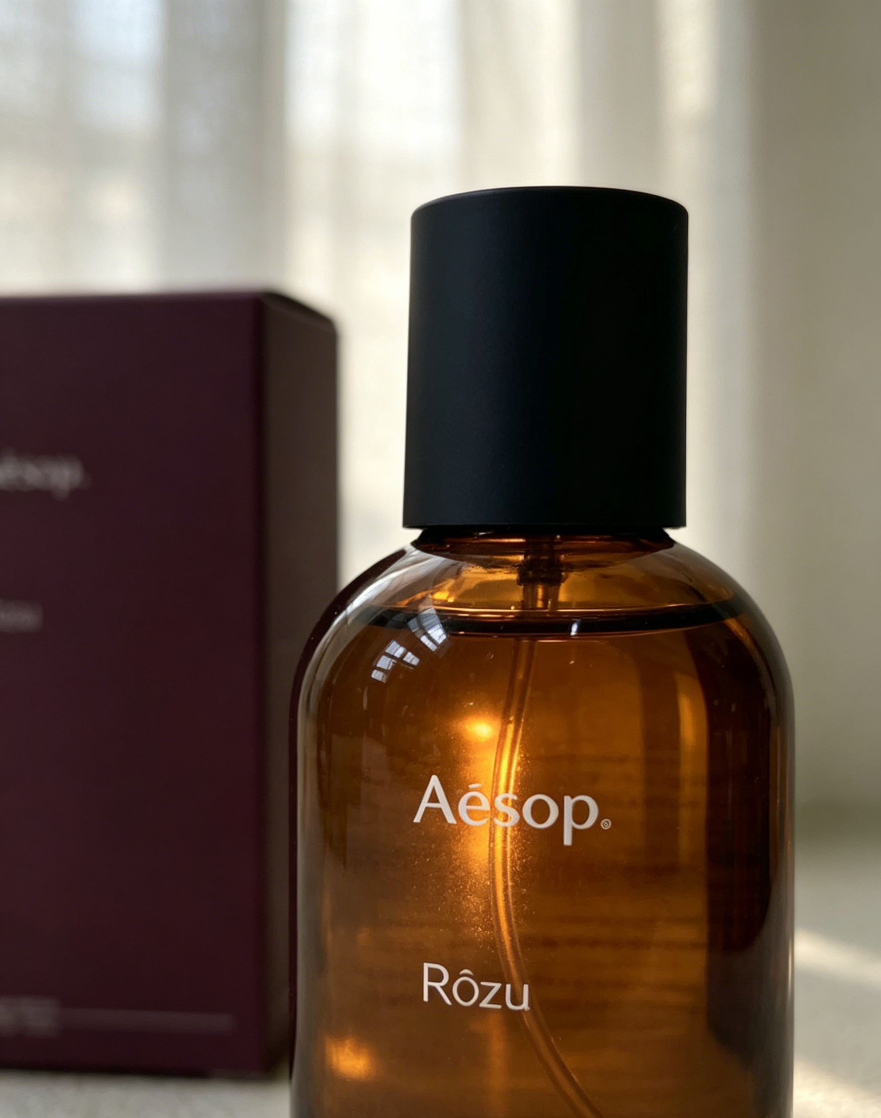 Aesop Rōzu Eau de Parfum Unisex Woody Rose Perfume, Clean Minimalist Herbal Fragrance For Men & Women