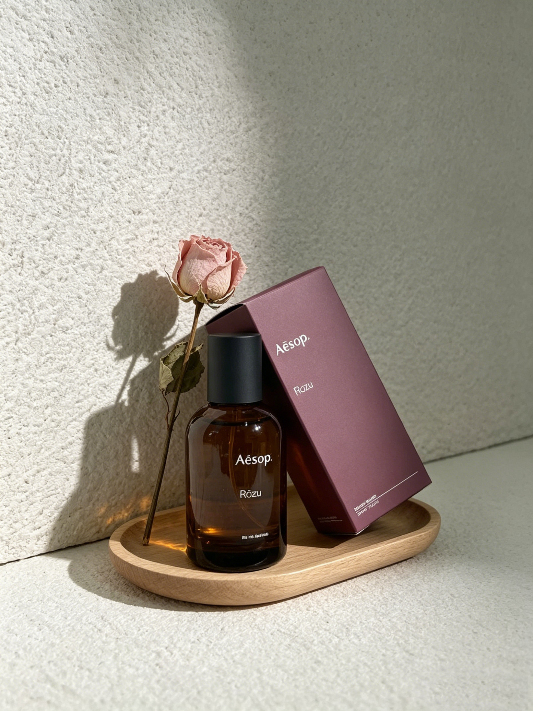 Aesop Rōzu Eau de Parfum Unisex Woody Rose Perfume, Clean Minimalist Herbal Fragrance For Men & Women