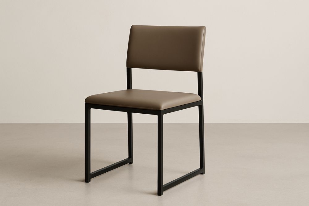 Cadeira de jantar Couro Sintético Marrom com Estrutura Aço