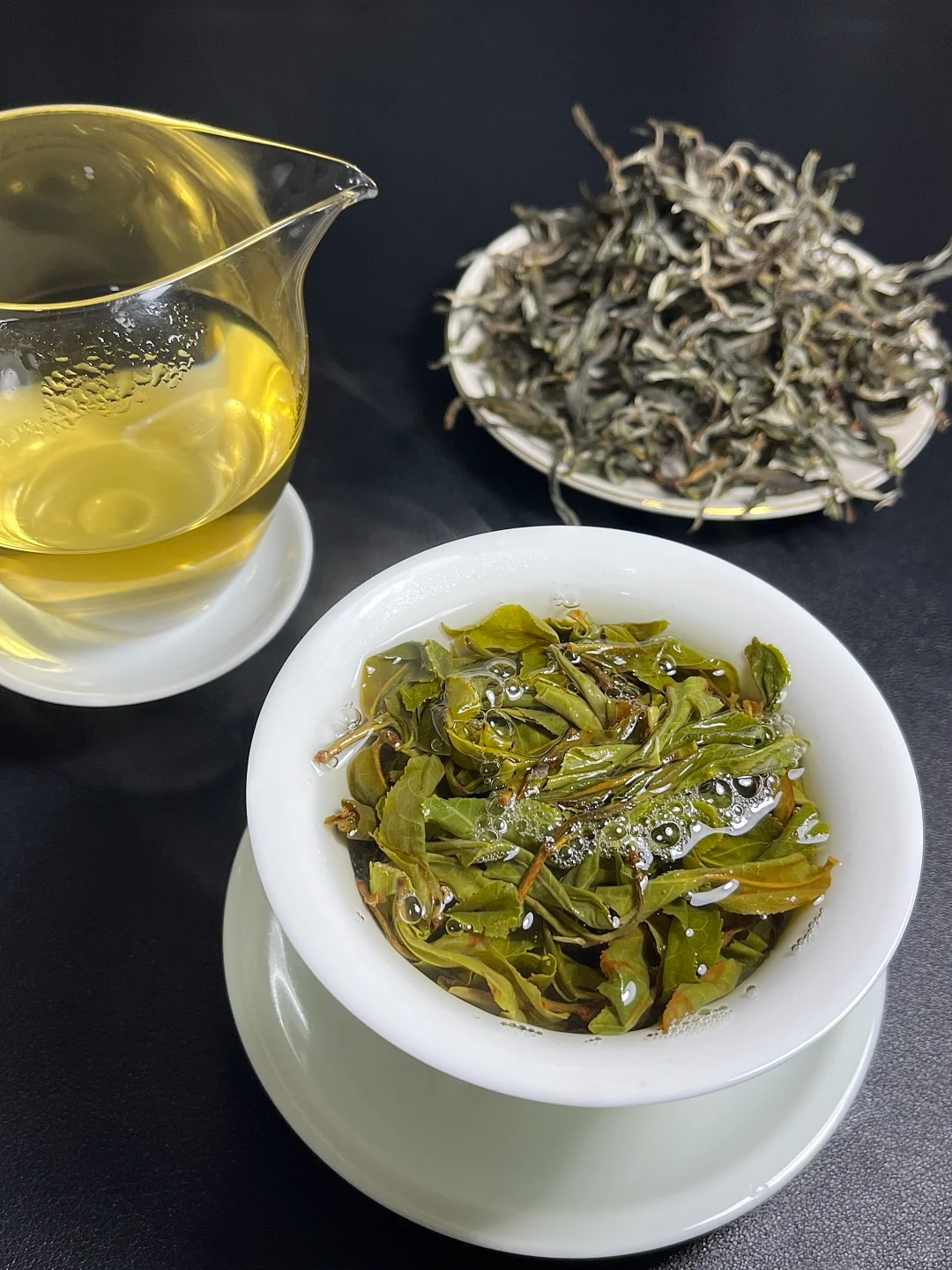 Pu-erh tea and loose tea leaves for an article about caffeine in Pu-erh tea