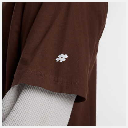 Numeric スタックド グラフィック T-Shirt