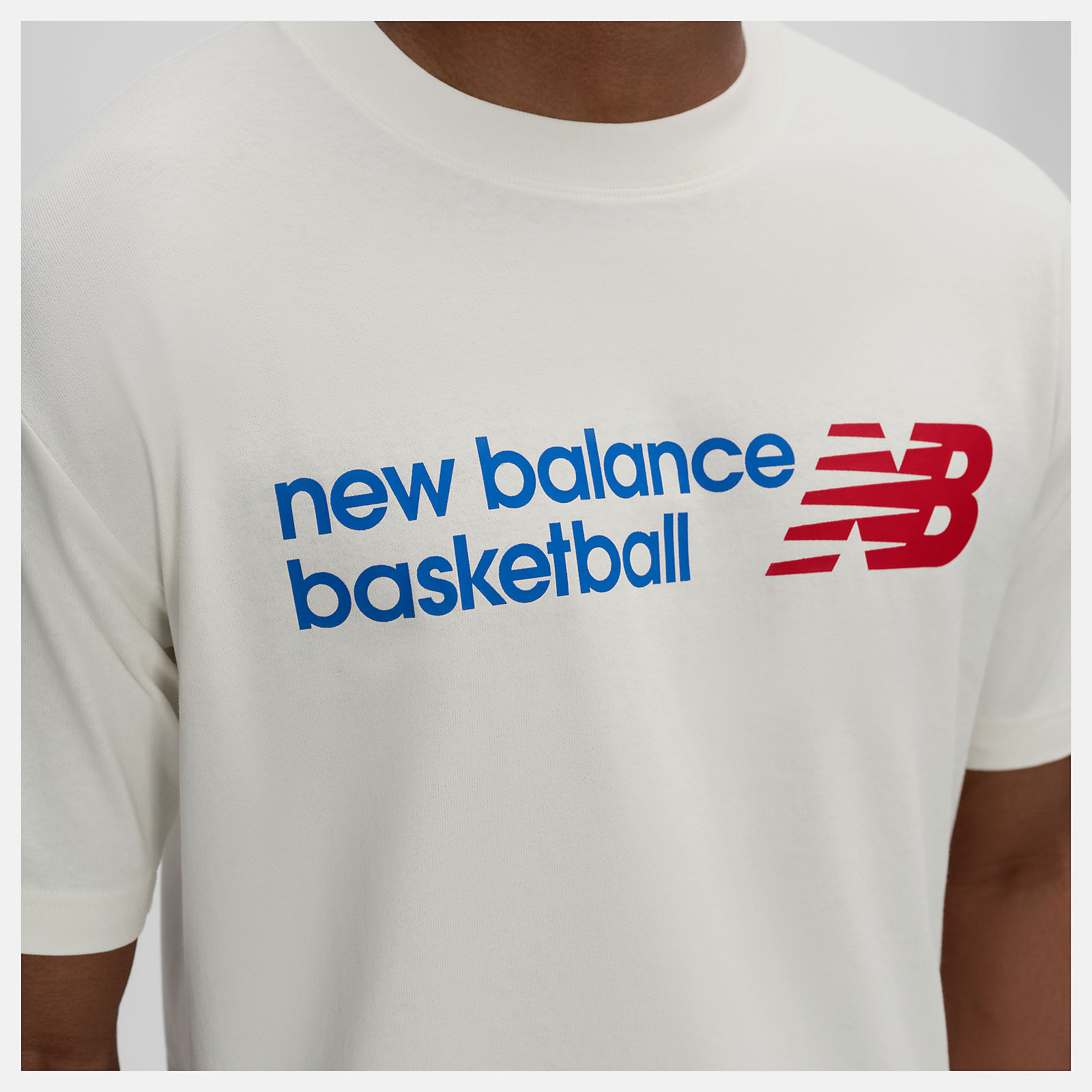 バスケットボールロゴグラフィックTシャツ