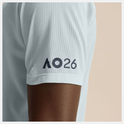AO26 Athletics GraphicショートスリーブTシャツ