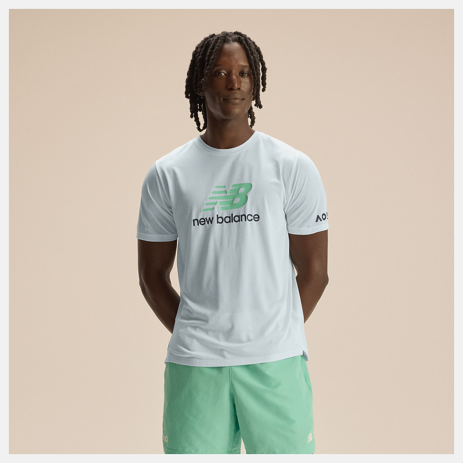 AO26 Athletics GraphicショートスリーブTシャツ