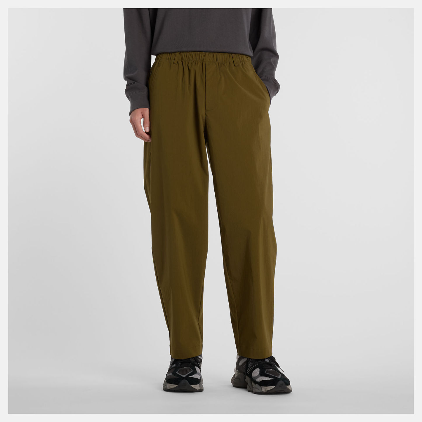 NB GREY テーパードパンツ