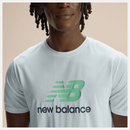 AO26 Athletics GraphicショートスリーブTシャツ