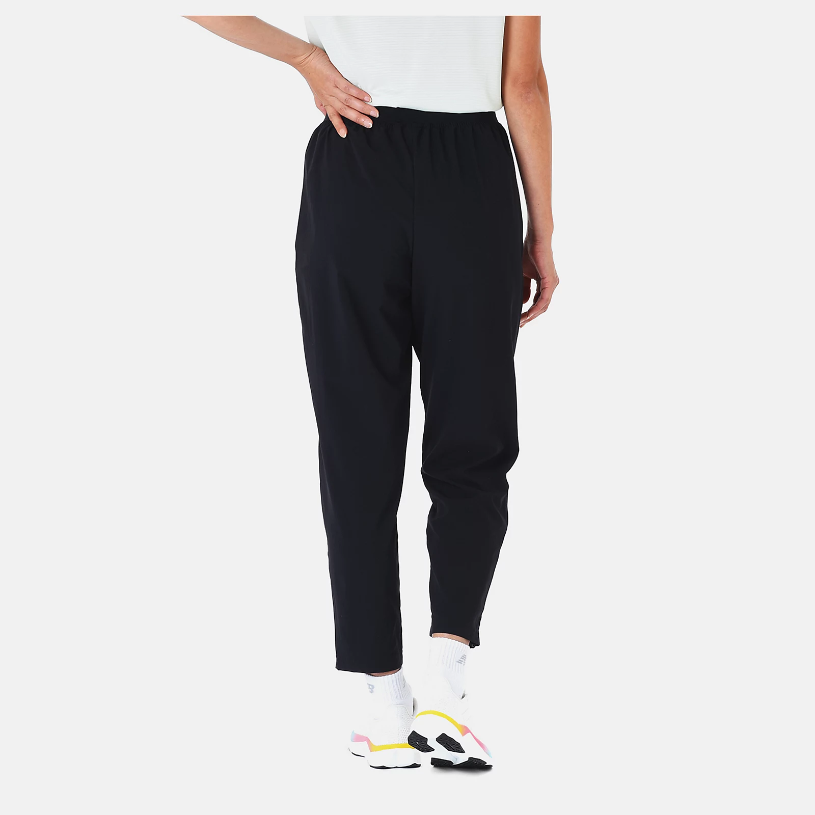 Sport Essentials パフォーマンスウーブンパンツ