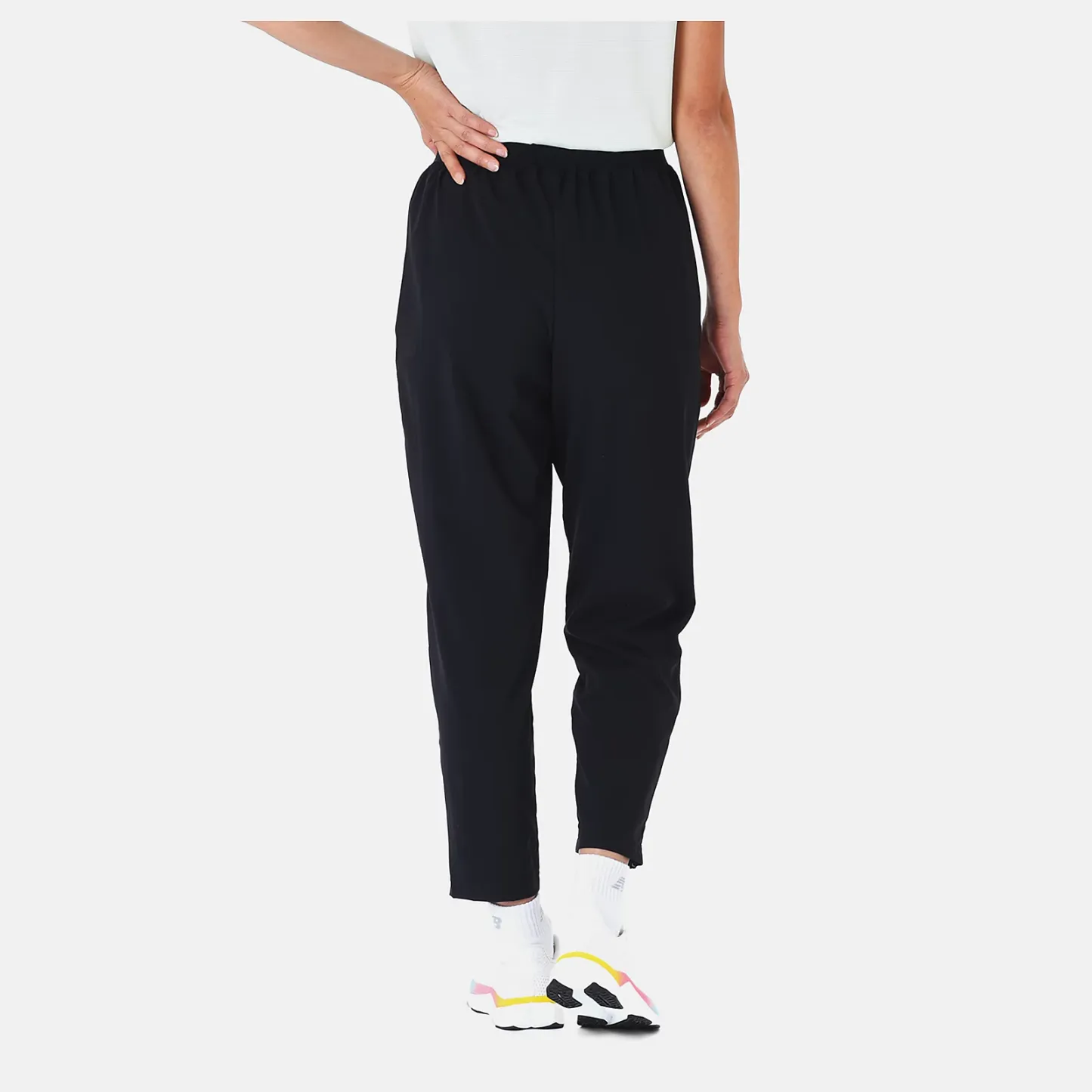 Sport Essentials パフォーマンスウーブンパンツ