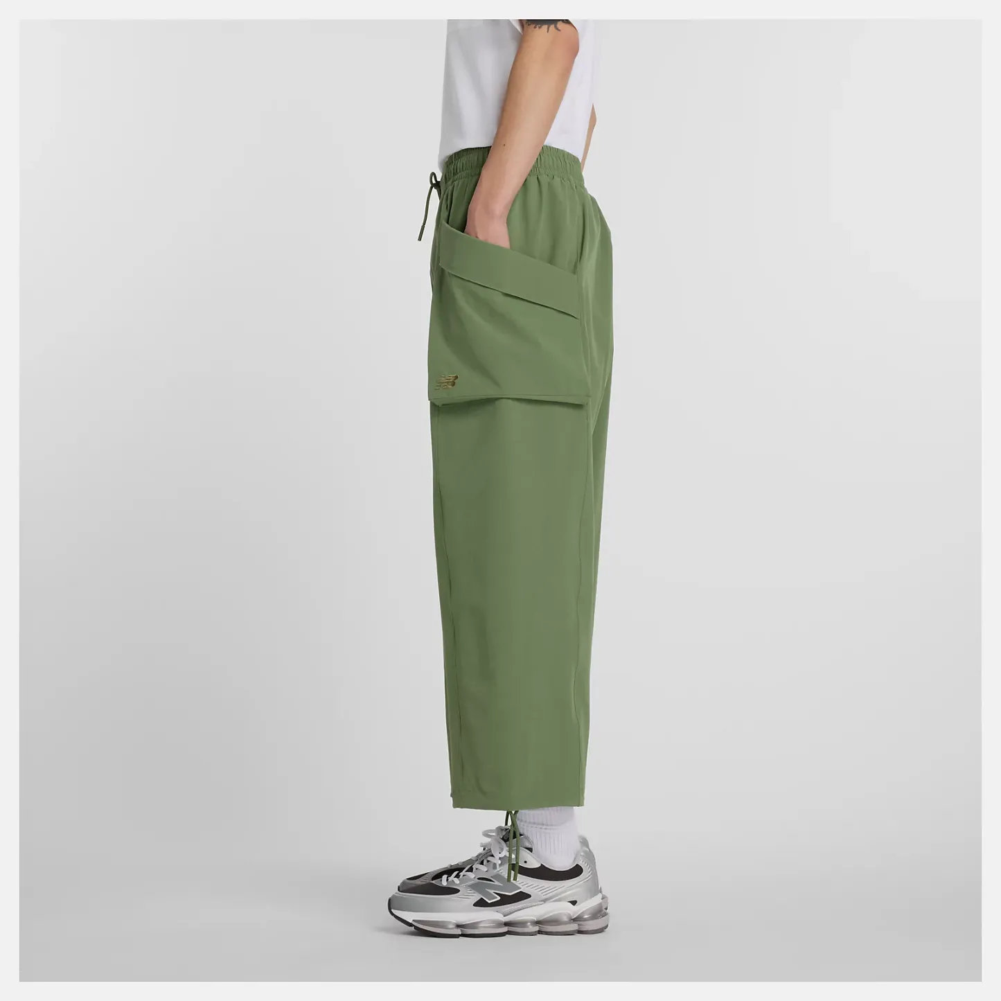 NB GREY クロップドカーゴパンツ