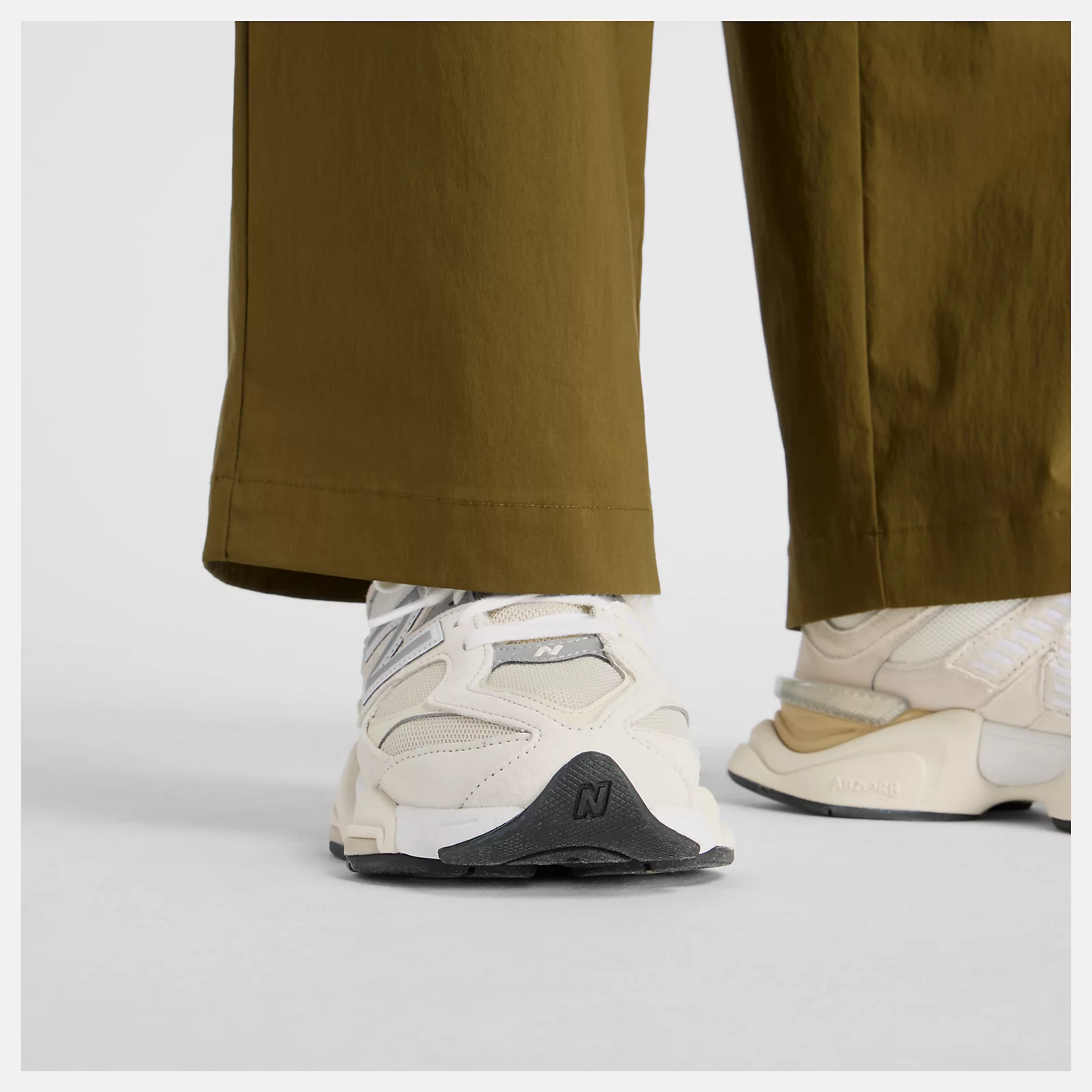 NB GREY ワイドパンツ