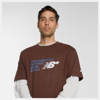 Numeric スタックド グラフィック T-Shirt