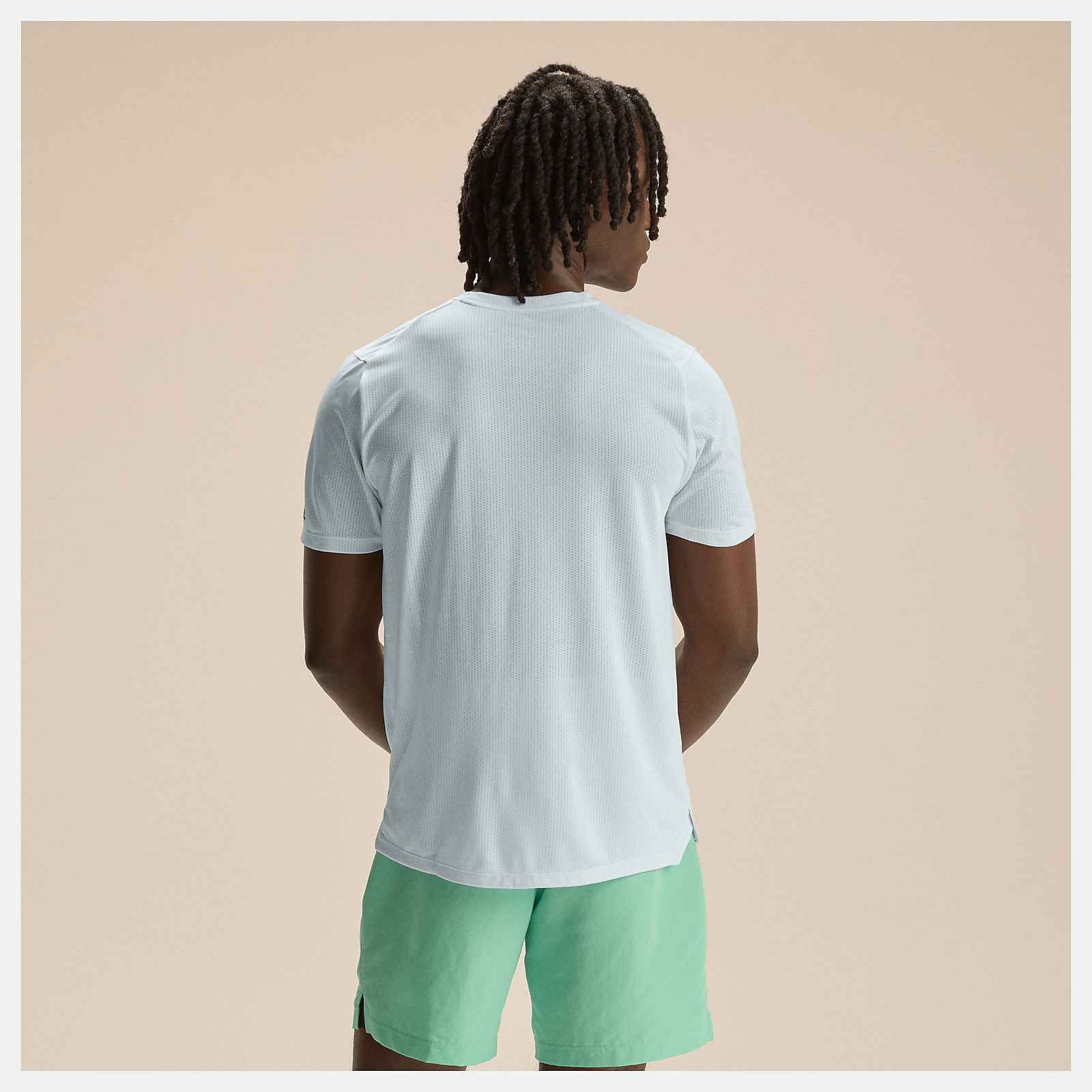 AO26 Athletics GraphicショートスリーブTシャツ