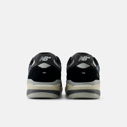 NB Numeric Andrew Reynolds 933